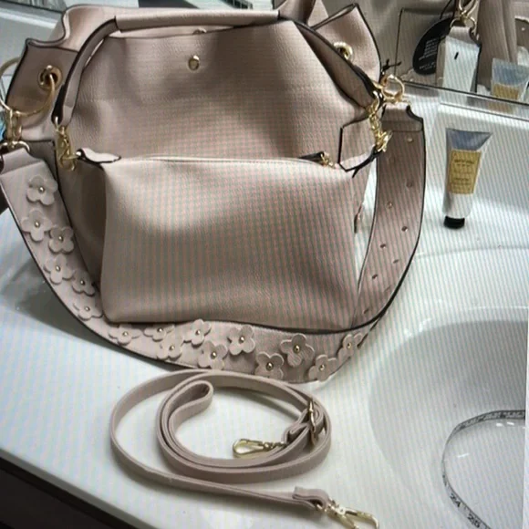 Marc New York/Andrew Marc 5 Bags In 1. Khaki Color NWT - Picture 6 of 12